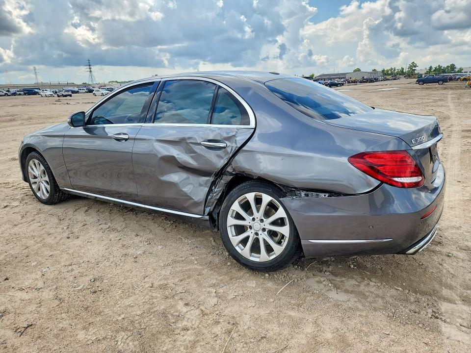 Photo 2 from auction – 2017 MERCEDES-BENZ E with VIN WDDZF4JB6HA175992