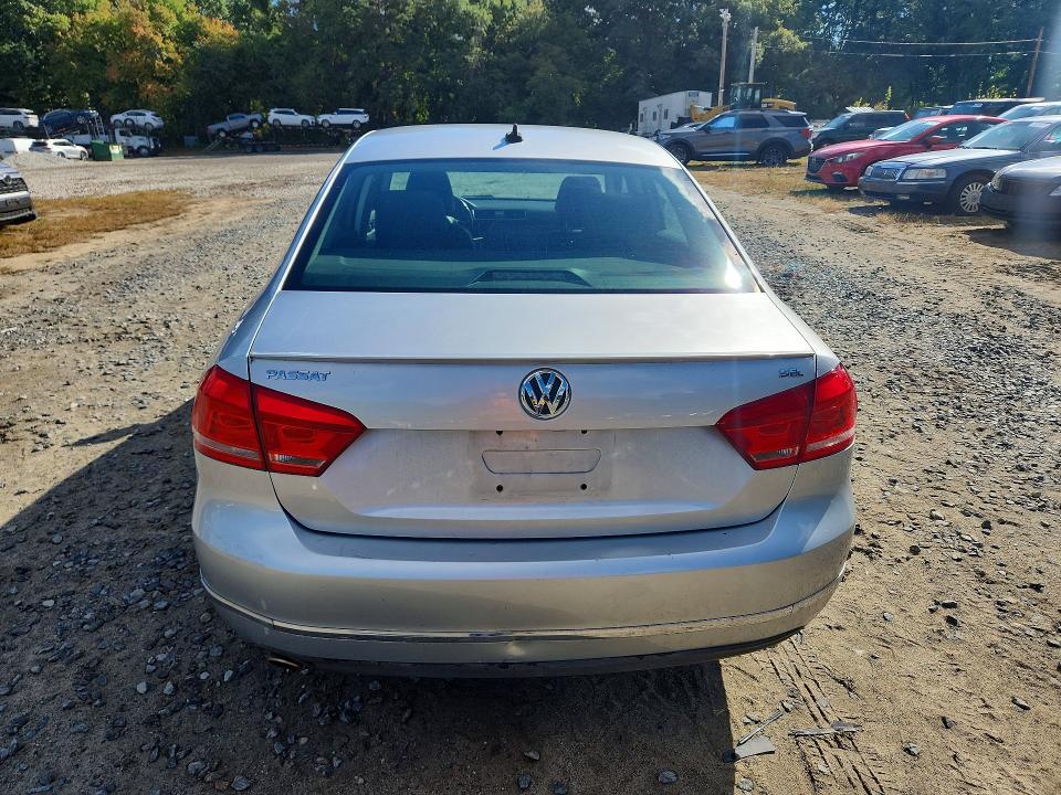 Photo 6 from auction – 2013 VOLKSWAGEN PASSAT with VIN 1VWCP7A33DC072211