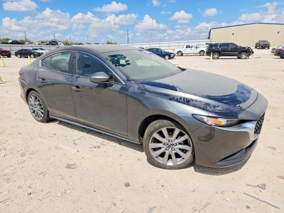 Снимка 4 от търг – 2022 MAZDA 3 с VIN 3MZBPABL9NM312403