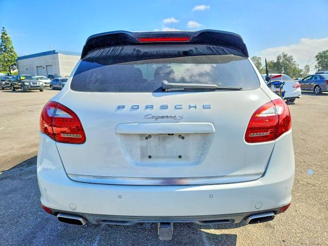 Photo 6 from auction – 2014 PORSCHE CAYENNE with VIN WP1AB2A25ELA58457