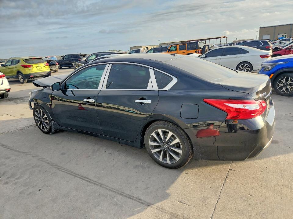 Photo 2 from auction – 2017 NISSAN ALTIMA with VIN 1N4AL3AP4HC250432