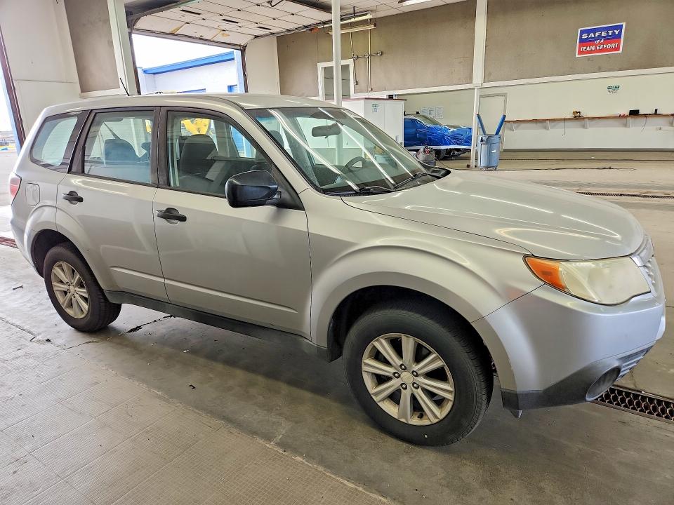 Photo 4 from auction – 2013 SUBARU FORESTER with VIN JF2SHBAC2DH446505