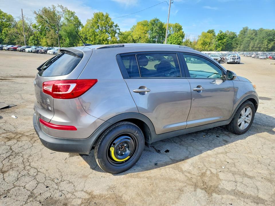 Photo 3 from auction – 2011 KIA SPORTAGE with VIN KNDPB3A21B7061796