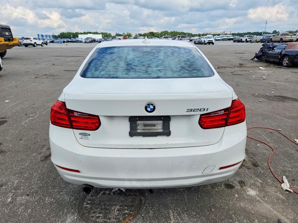 Zdjęcie 6 z aukcji – 2015 BMW 320 z VIN WBA3B1G55FNT64745