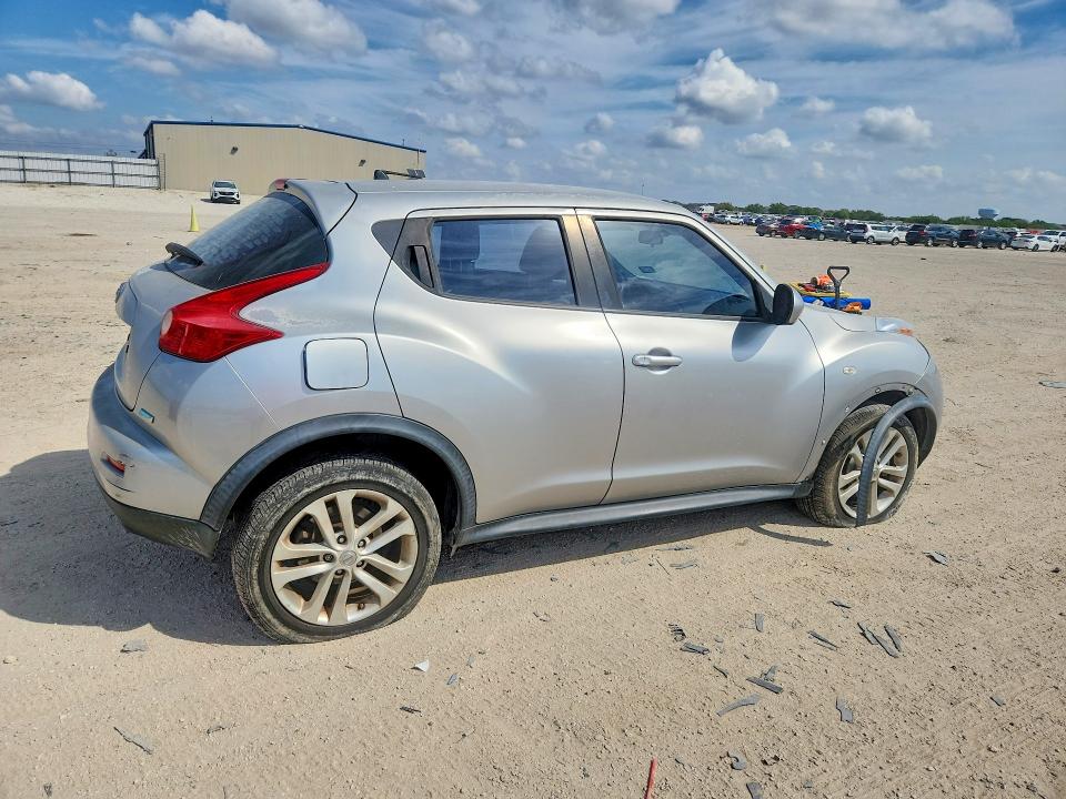 Photo 3 from auction – 2012 NISSAN JUKE with VIN JN8AF5MR6CT100555