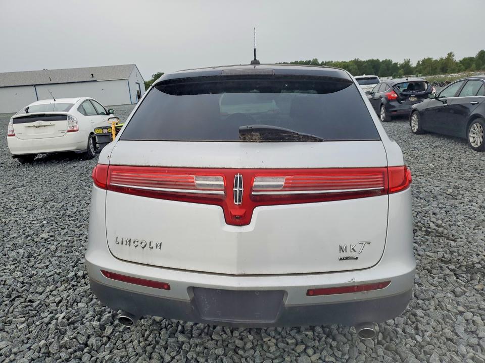 Фото 6 с аукциона – 2011 LINCOLN MKT с VIN 2LMHJ5AT5BBJ54842