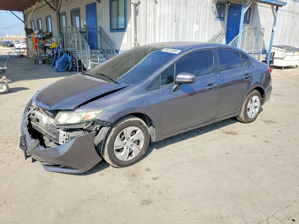 HONDA CIVIC 2015 с VIN 2HGFB2F55FH556149 - Снимка от търг