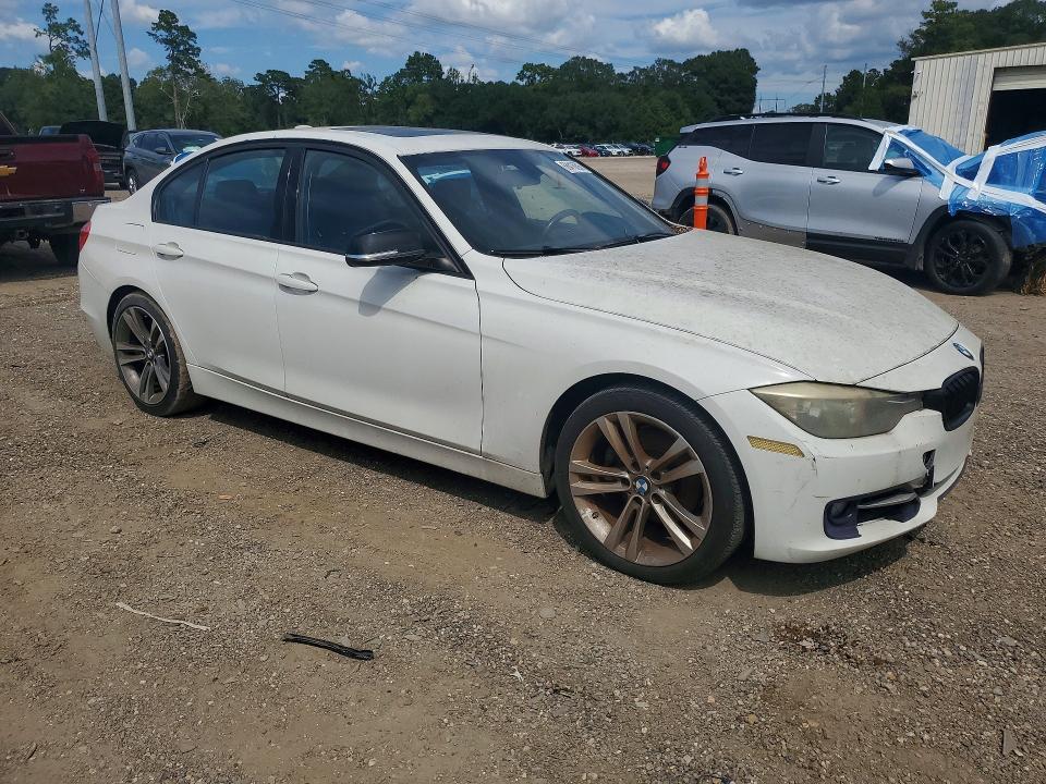 Photo 4 from auction – 2012 BMW 328 with VIN WBA3A5C5XCF342049