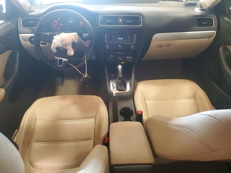 Photo 8 from auction – 2011 VOLKSWAGEN JETTA with VIN 3VWLX7AJ6BM328559