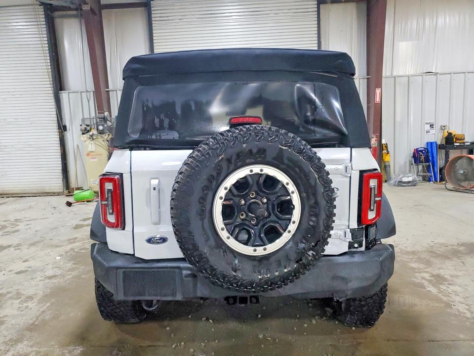 Снимка 6 от търг – 2022 FORD BRONCO с VIN 1FMDE5DH3NLA76510