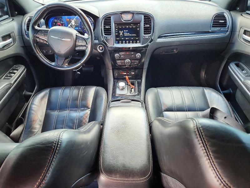 Photo 8 from auction – 2019 CHRYSLER 300 with VIN 2C3CCABG1KH589695