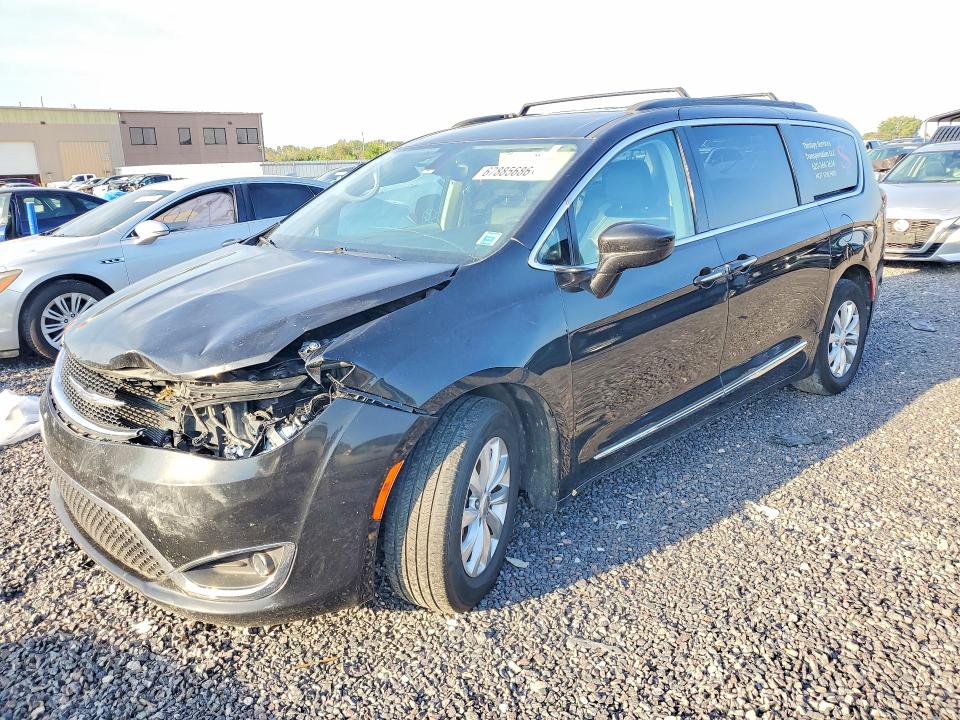 CHRYSLER PACIFICA 2017 with VIN 2C4RC1BG6HR599048 - Photo from auction