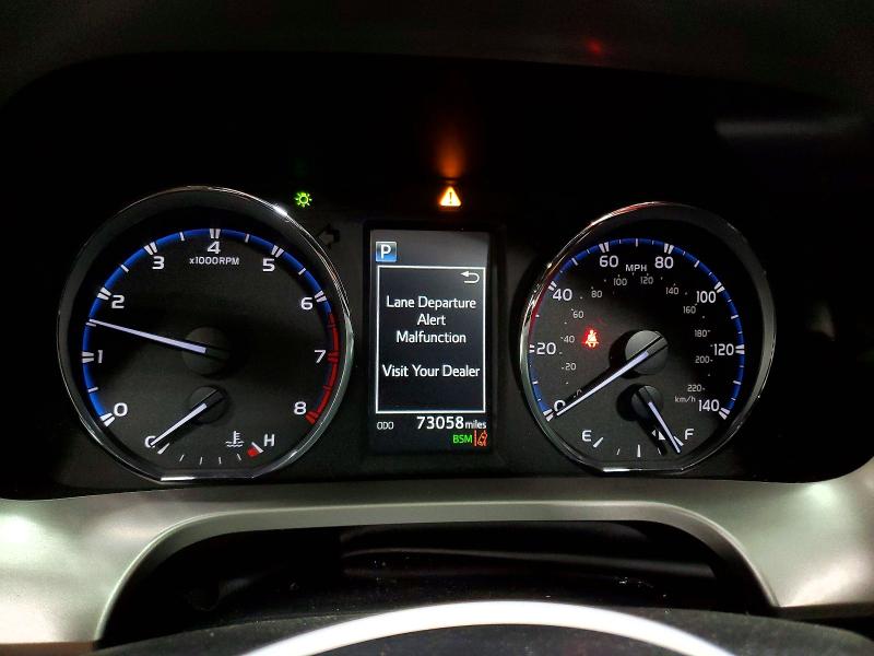 Photo 9 from auction – 2017 TOYOTA RAV4 with VIN JTMDFREV5HJ168845