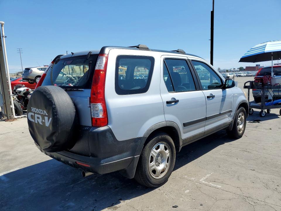 Photo 3 from auction – 2005 HONDA CR-V with VIN JHLRD68535C011498