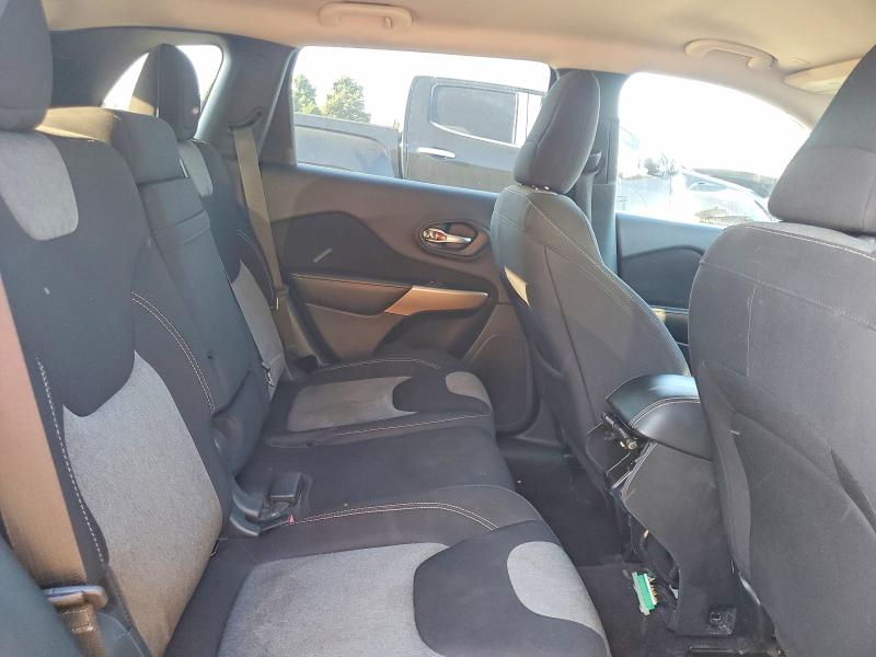 Photo 11 from auction – 2018 JEEP CHEROKEE with VIN 1C4PJLCB5JD513376