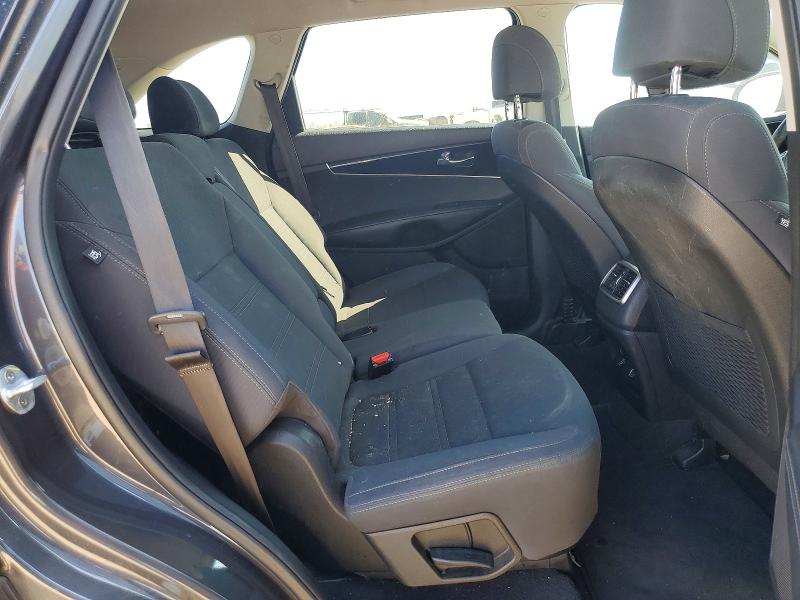 Photo 10 from auction – 2017 KIA SORENTO with VIN 5XYPG4A3XHG257442