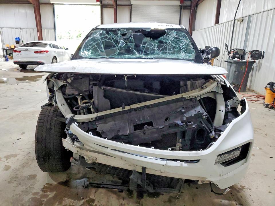 Photo 5 from auction – 2020 FORD EXPLORER with VIN 1FM5K8AB1LGA72105