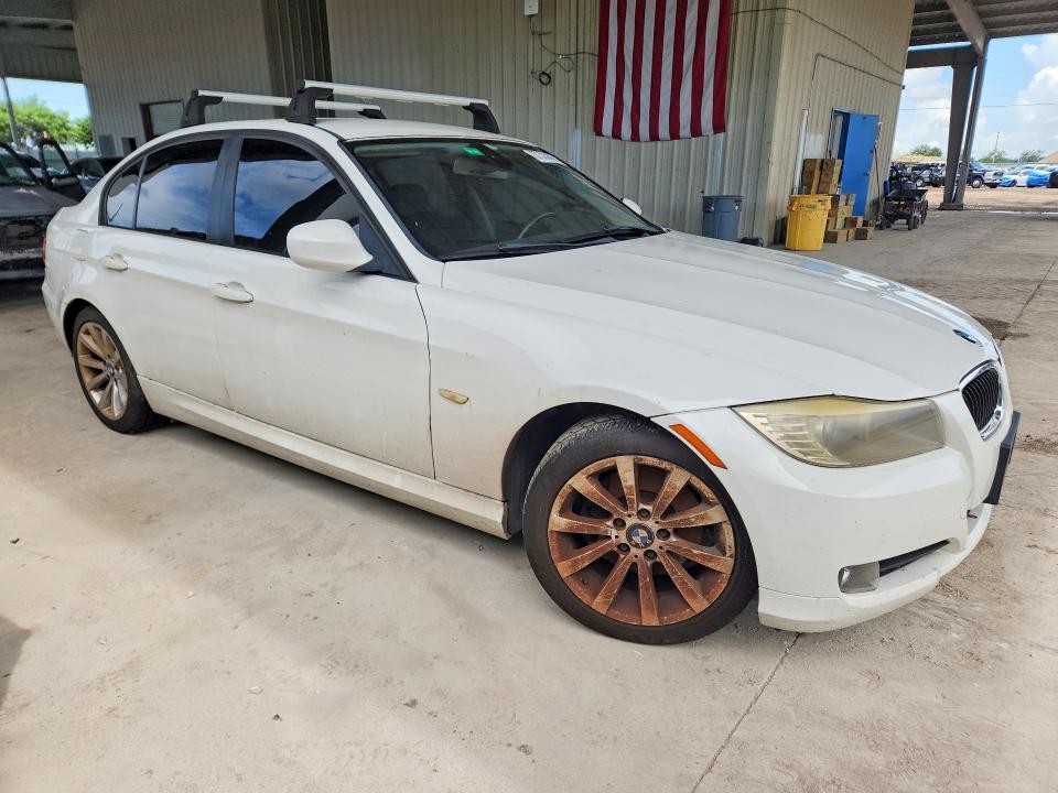 Photo 4 from auction – 2011 BMW 328 with VIN WBAPH7G5XBNM56155
