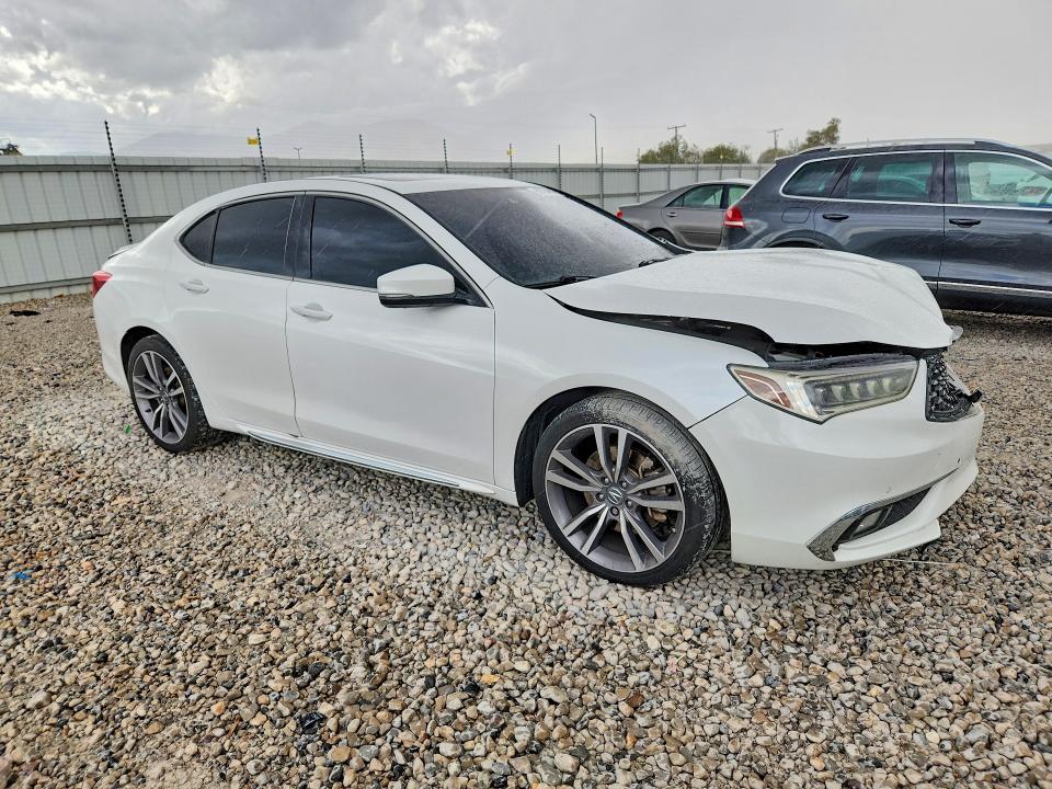 Снимка 4 от търг – 2019 ACURA TLX с VIN 19UUB3F86KA003834