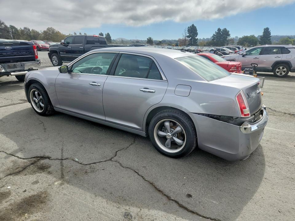 Фото 2 с аукциона – 2013 CHRYSLER 300C с VIN 2C3CCAEG8DH620777