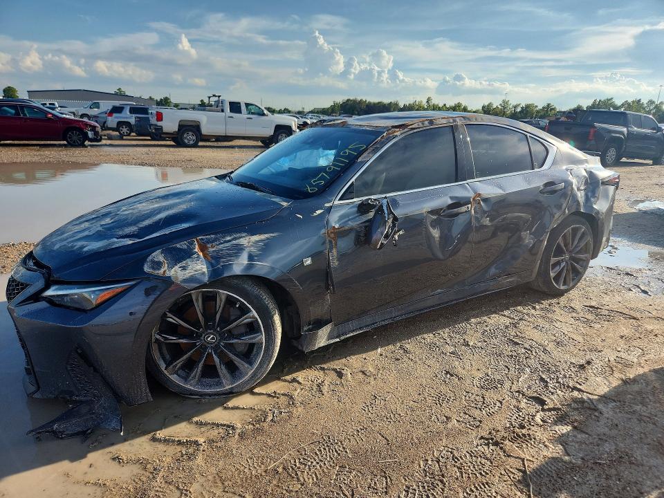 Foto 1 de la subasta – 2021 LEXUS IS con VIN JTHGZ1B26M5040521