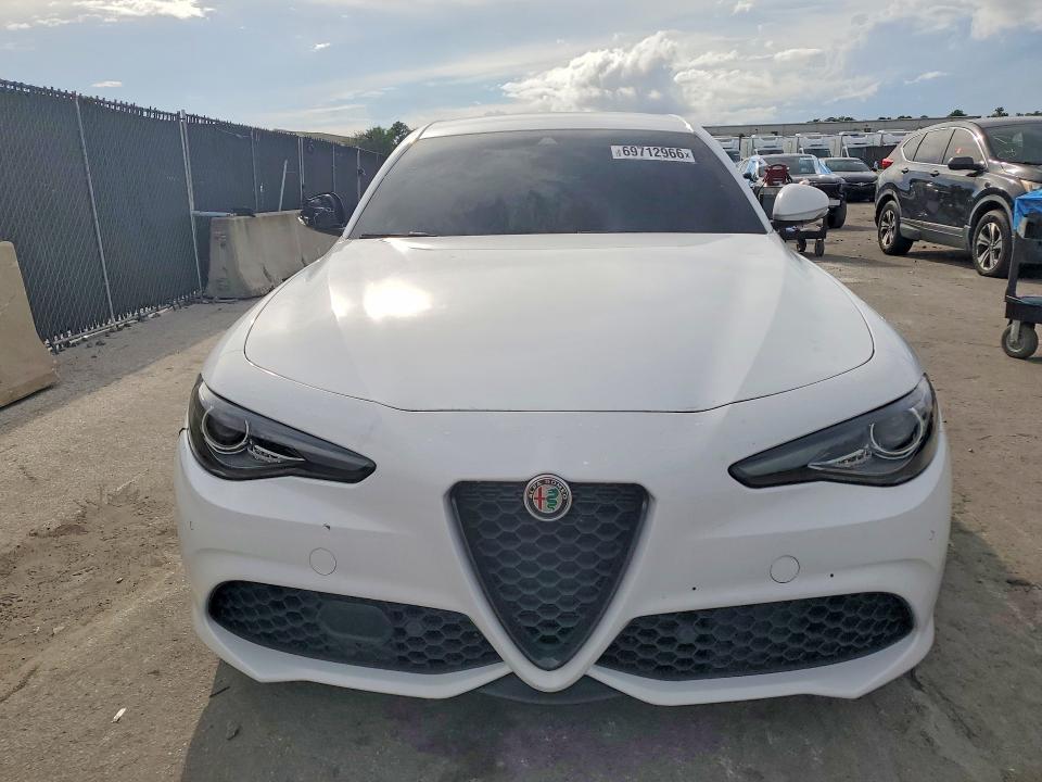 Photo 5 from auction – 2022 ALFA ROMEO GIULIA with VIN ZARFANAN4N7660481