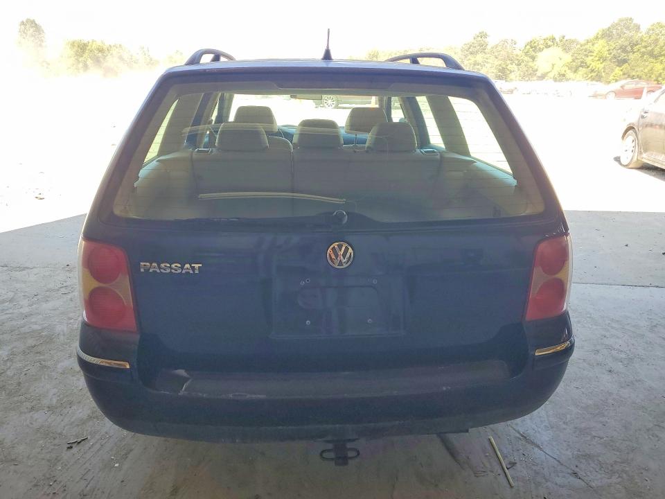 Photo 6 from auction – 2002 VOLKSWAGEN PASSAT with VIN WVWVD63B52E383997