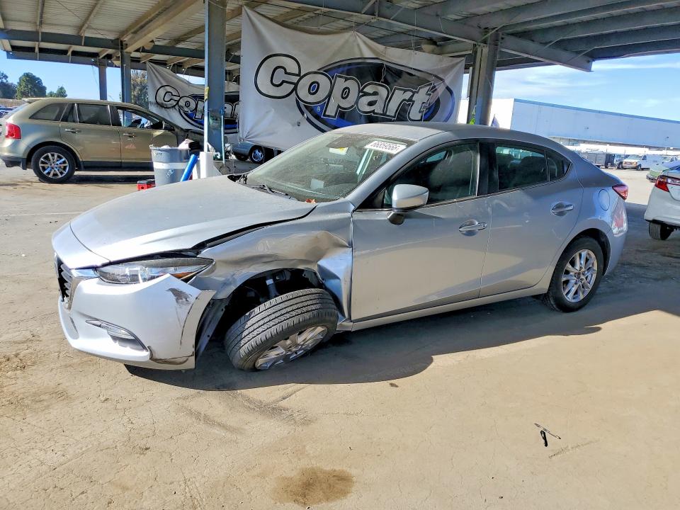 Photo 1 from auction – 2018 MAZDA 3 with VIN 3MZBN1U78JM260276