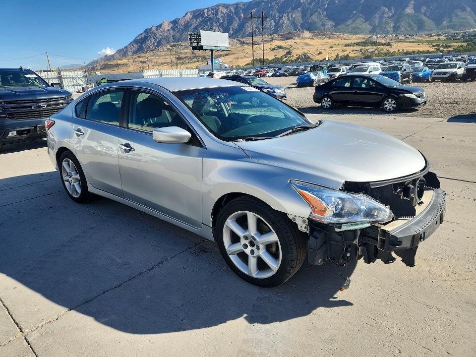 Photo 4 from auction – 2014 NISSAN ALTIMA with VIN 1N4AL3AP1EC181761