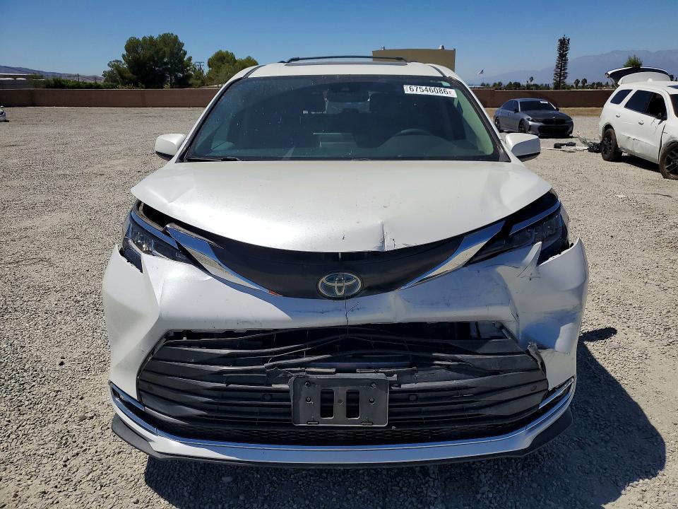 Photo 5 from auction – 2022 TOYOTA SIENNA with VIN 5TDYRKEC2NS092398