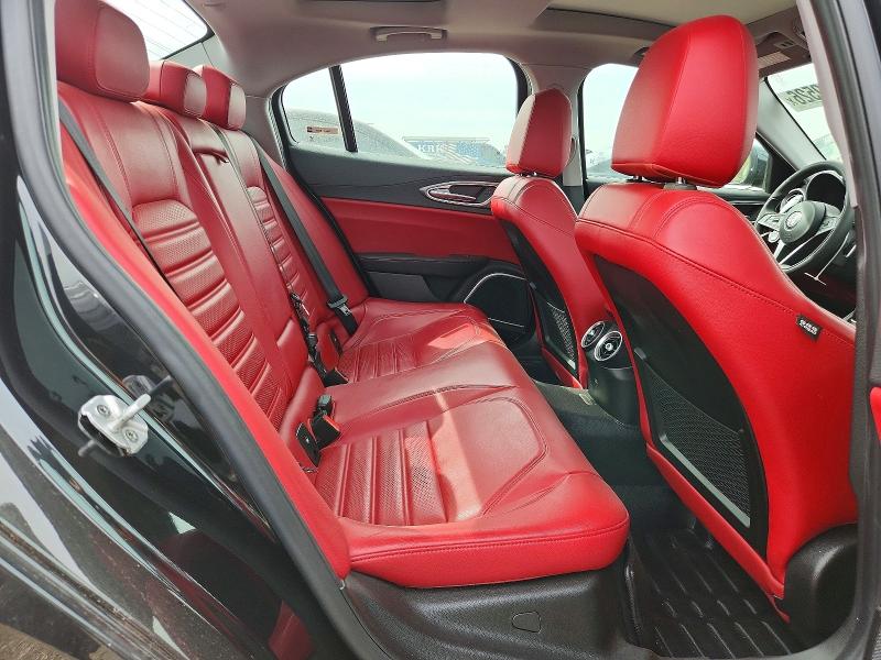 Photo 10 from auction – 2018 ALFA ROMEO GIULIA with VIN ZARFAEEN9J7567038