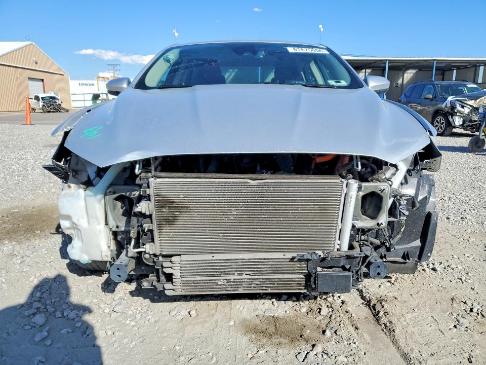 Photo 5 from auction – 2019 FORD FUSION with VIN 3FA6P0LU9KR106900