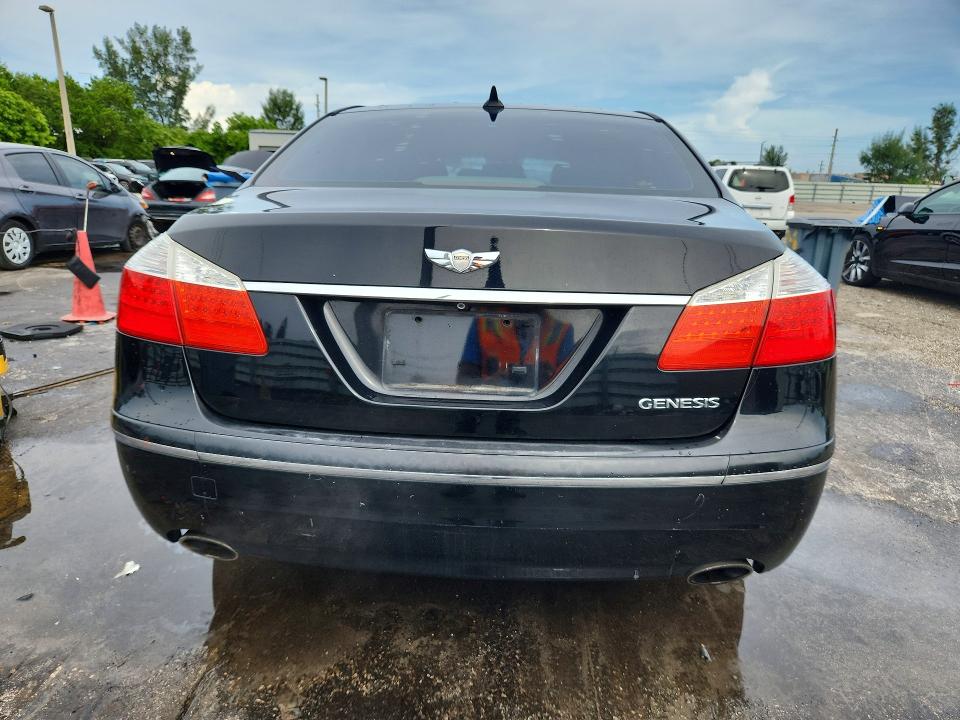 Photo 6 from auction – 2010 HYUNDAI GENESIS with VIN KMHGC4DE6AU100726
