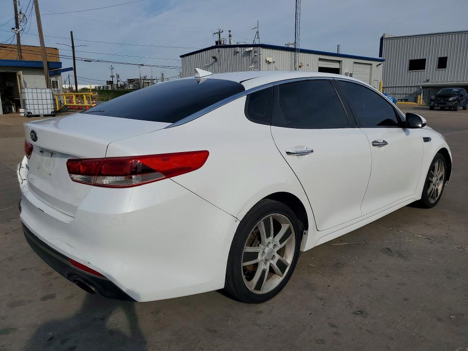 Снимка 3 от търг – 2016 KIA OPTIMA с VIN 5XXGT4L32GG072247