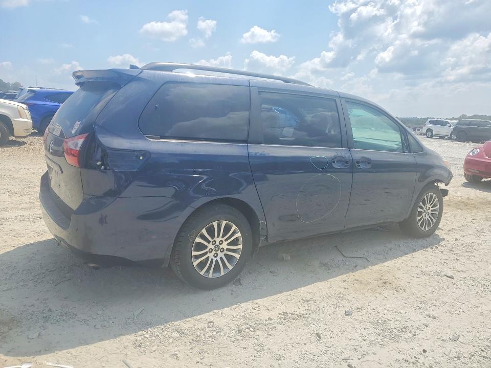 Photo 3 from auction – 2018 TOYOTA SIENNA with VIN 5TDYZ3DC9JS907505