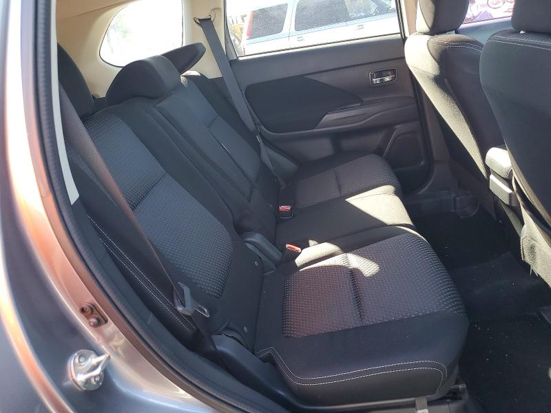 Photo 11 from auction – 2016 MITSUBISHI OUTLANDER with VIN JA4AD3A38GZ044668