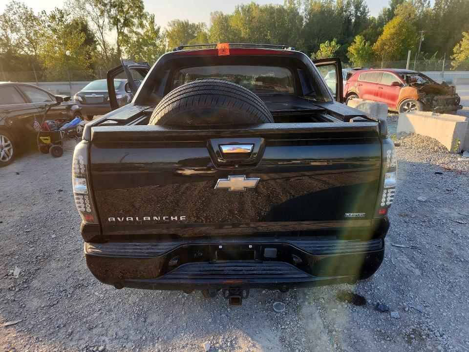Photo 6 from auction – 2011 CHEVROLET AVALANCHE with VIN 3GNTKGE38BG161611