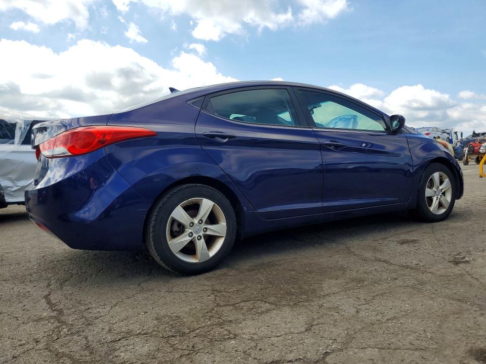Photo 3 from auction – 2012 HYUNDAI ELANTRA with VIN 5NPDH4AE8CH103282