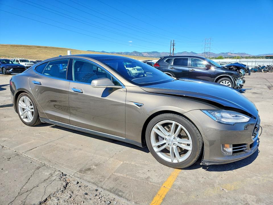 Photo 4 from auction – 2015 TESLA MODEL S with VIN 5YJSA1E24FF110503