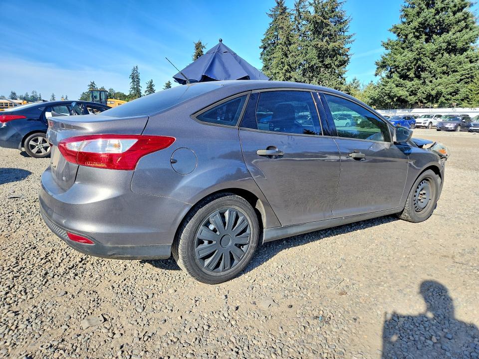 Photo 3 from auction – 2012 FORD FOCUS with VIN 1FAHP3F20CL237606
