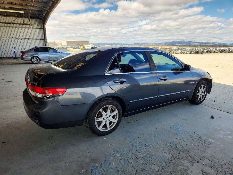 Photo 3 from auction – 2004 HONDA ACCORD with VIN 1HGCM66564A038177