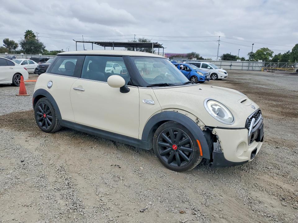 Foto 4 de la subasta – 2017 MINI COOPER con VIN WMWXP7C34H2A45970