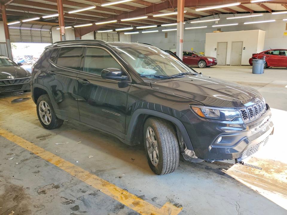Photo 4 from auction – 2025 JEEP COMPASS with VIN 3C4NJDBN0ST595635