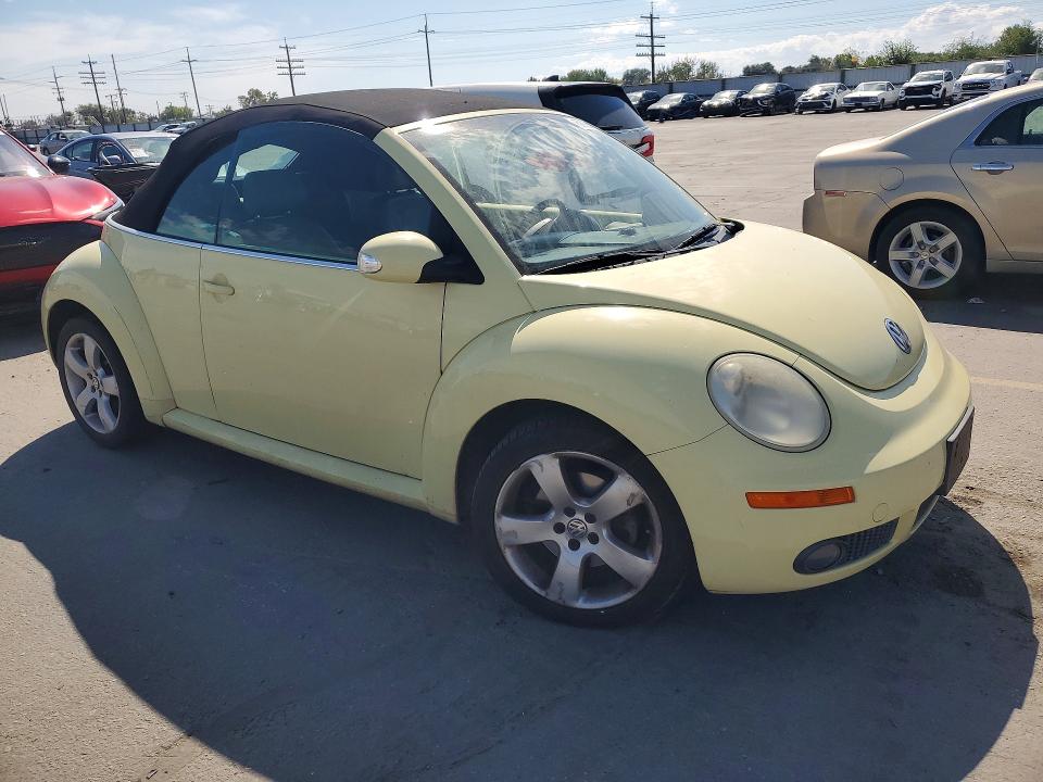 Photo 4 from auction – 2006 VOLKSWAGEN NEW BEETLE with VIN 3VWSF31Y76M304085