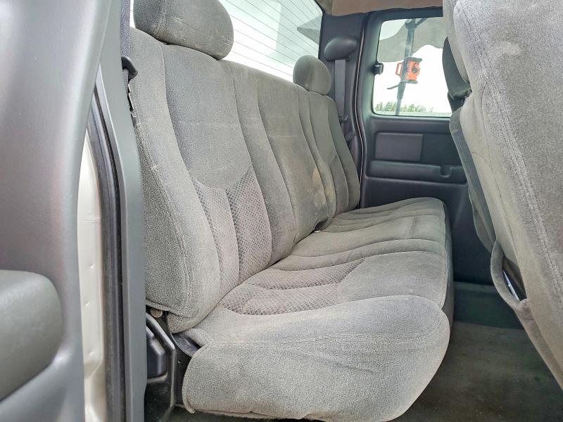 Photo 10 from auction – 2004 CHEVROLET SILVERADO with VIN 1GCEC19T54Z241604