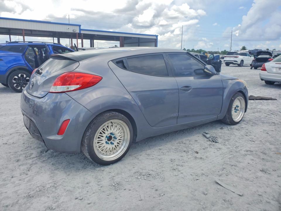 Photo 3 from auction – 2015 HYUNDAI VELOSTER with VIN KMHTC6AD7FU232133