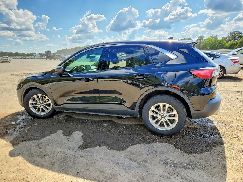 Photo 2 from auction – 2020 FORD ESCAPE with VIN 1FMCU0G62LUC05078