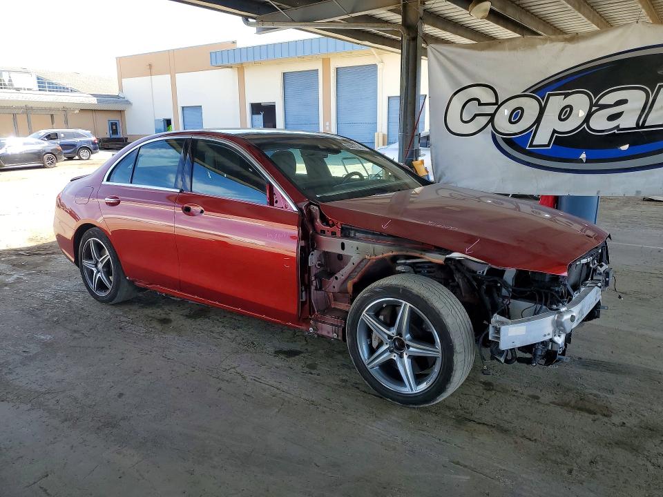 Photo 4 from auction – 2017 MERCEDES-BENZ E with VIN WDDZF4JB8HA067745