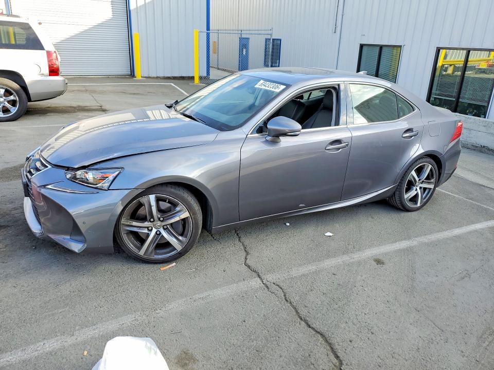 LEXUS IS 2018 с VIN JTHBA1D28J5062160 - Снимка от търг