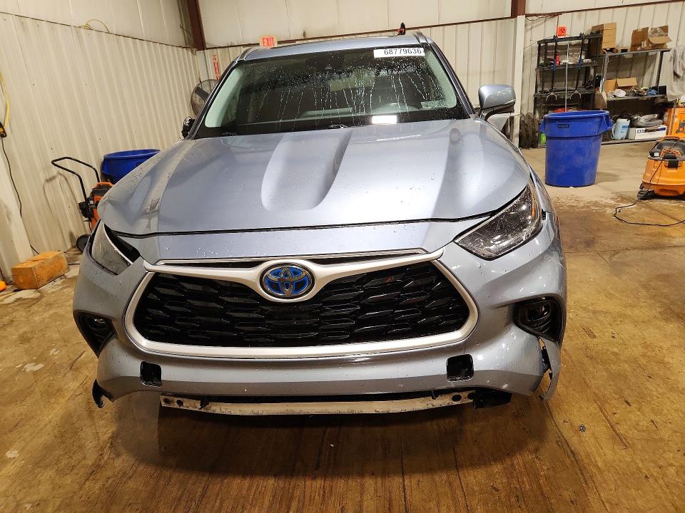 Photo 5 from auction – 2021 TOYOTA HIGHLANDER with VIN 5TDGBRCH7MS021560